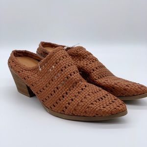 Brown woven mules